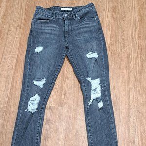 Levi's 721 High Rise Skinny Black Distressed Jean Size 27